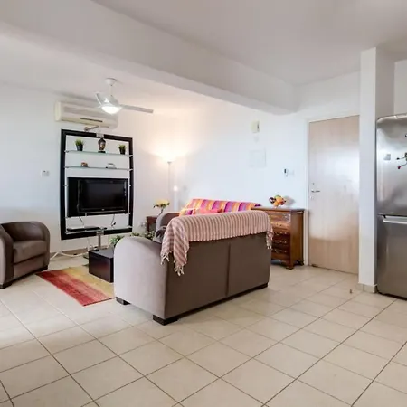 Apartment Avlida *