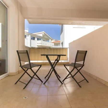 Apartment Avlida *