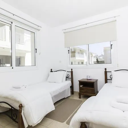 Apartment Avlida *