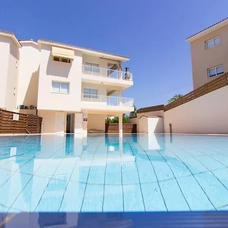 Avlida * Paralimni