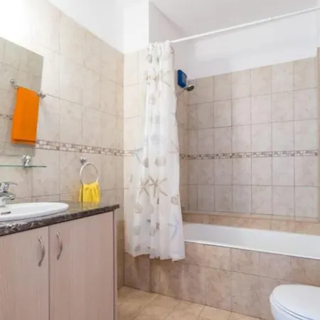 Avlida Apartment *